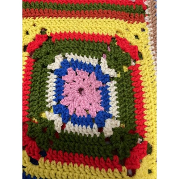 VTG Handmade Granny Square Crocheted Blanket-Approx 72x59 - Picture 4 of 9